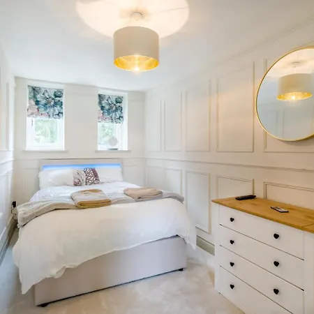 2 Bed In Oc-l33062 * Alston